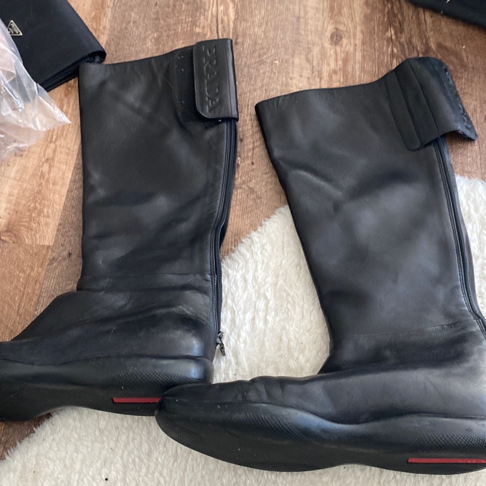 Prada boots never worn
